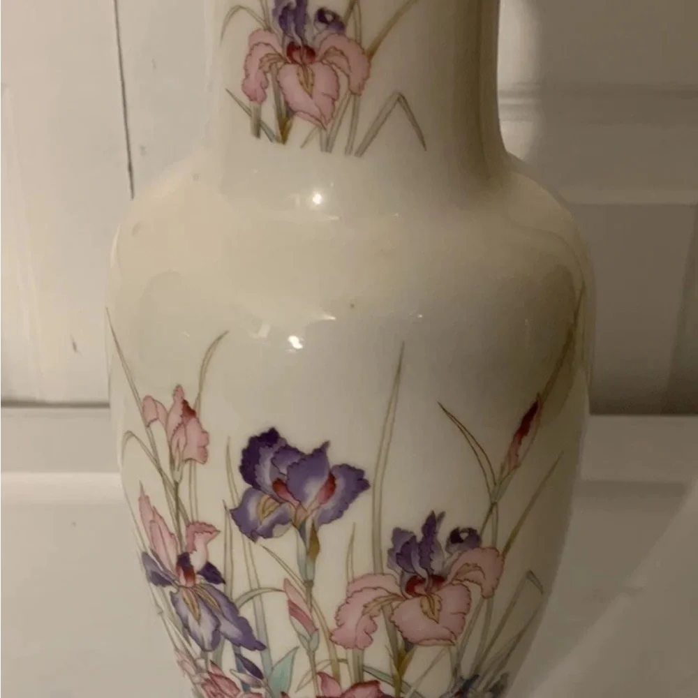 Floral Ceramic Vase with‎ Purple and Pink Accents Orchid Japan